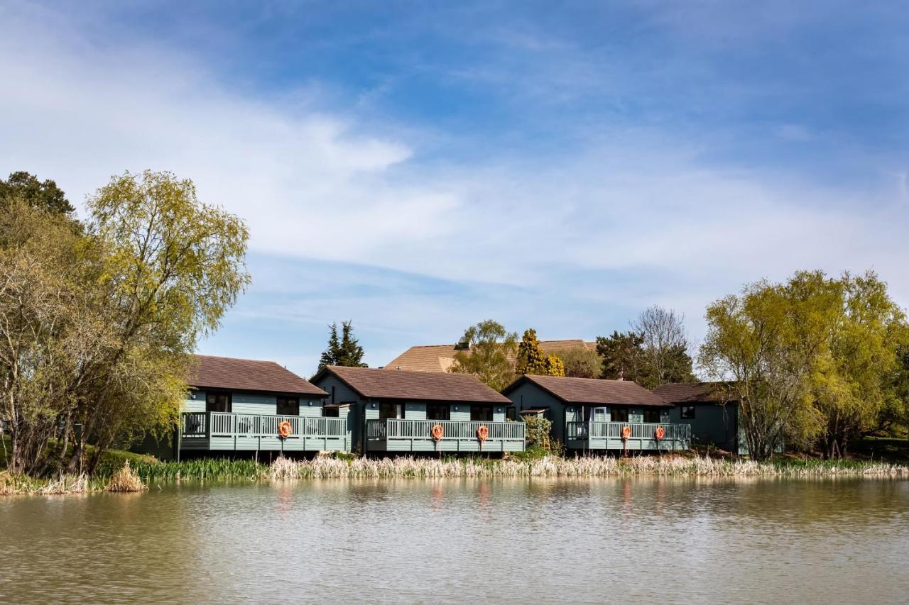 The Vale Golf & Country Club Villa Bishampton Екстериор снимка