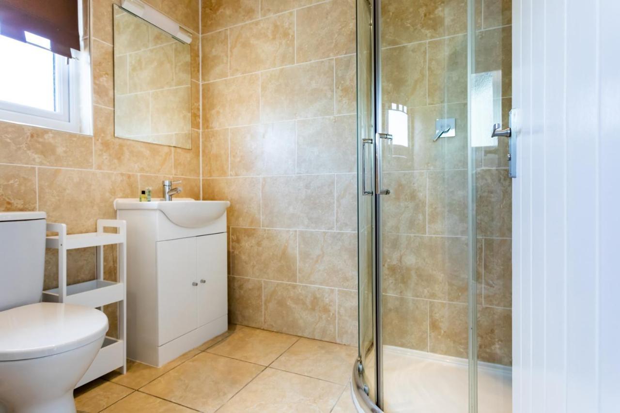 The Vale Golf & Country Club Villa Bishampton Екстериор снимка