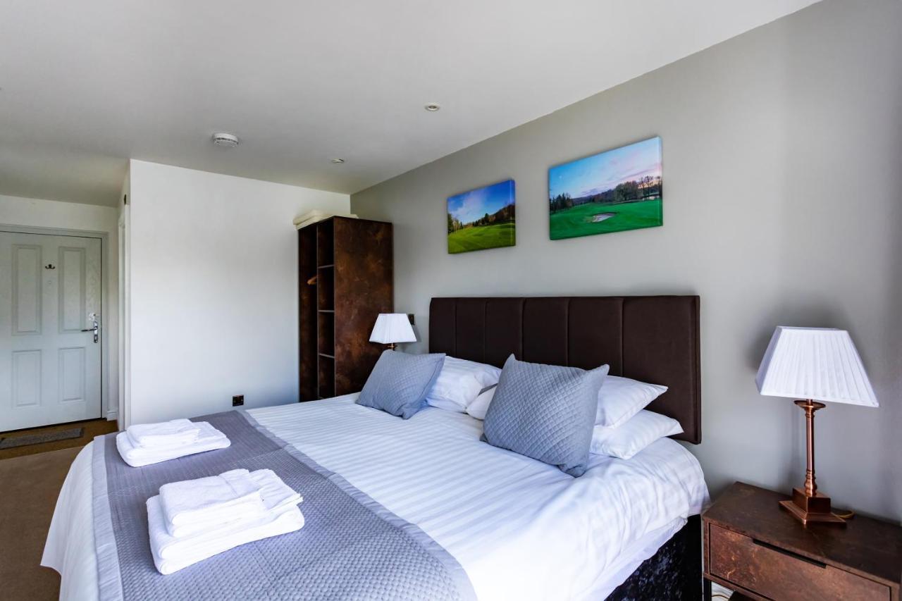 The Vale Golf & Country Club Villa Bishampton Екстериор снимка