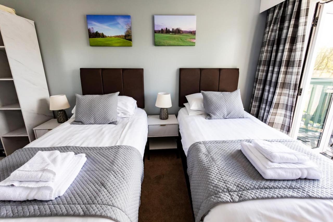 The Vale Golf & Country Club Villa Bishampton Екстериор снимка