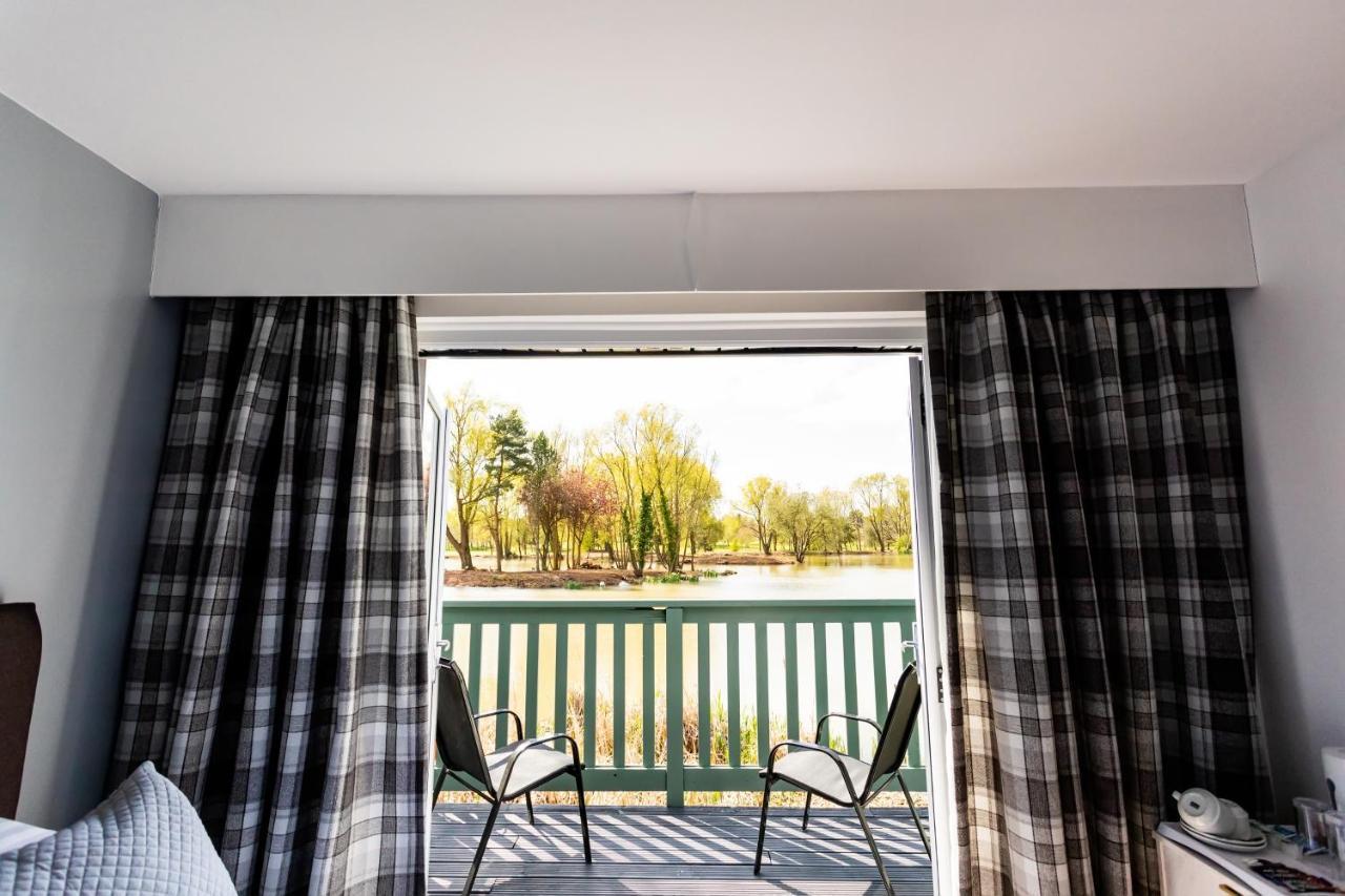 The Vale Golf & Country Club Villa Bishampton Екстериор снимка