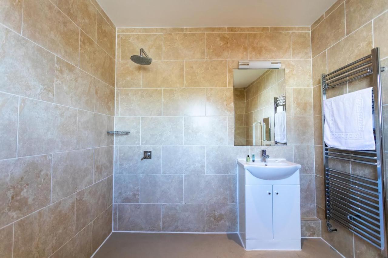 The Vale Golf & Country Club Villa Bishampton Екстериор снимка